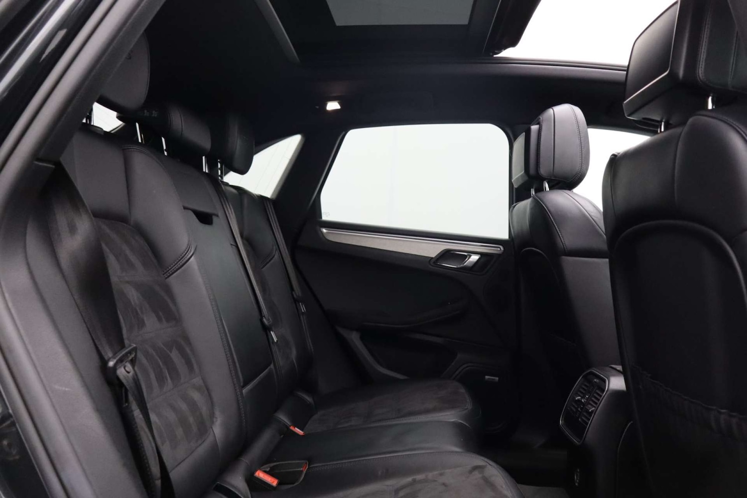 Used Porsche Macan 2017 for sale - 76602067: Photo 24