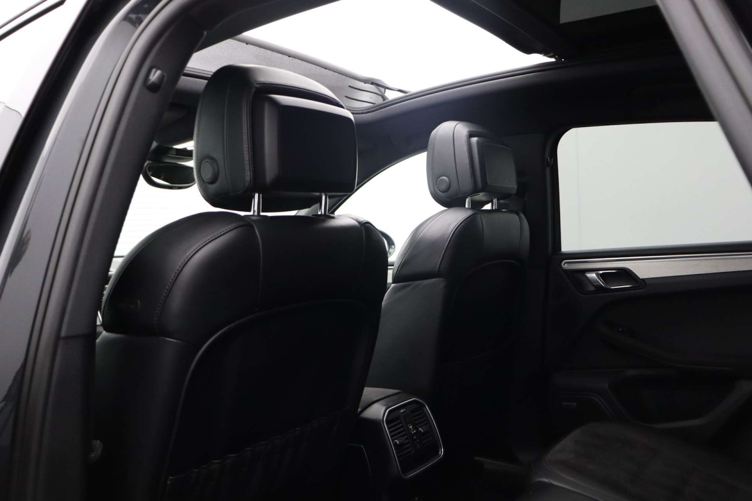 Used Porsche Macan 2017 for sale - 76602067: Photo 29