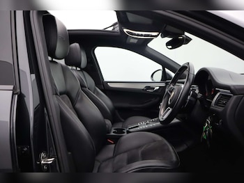 Used Porsche Macan 2017 for sale - 76602067: Photo