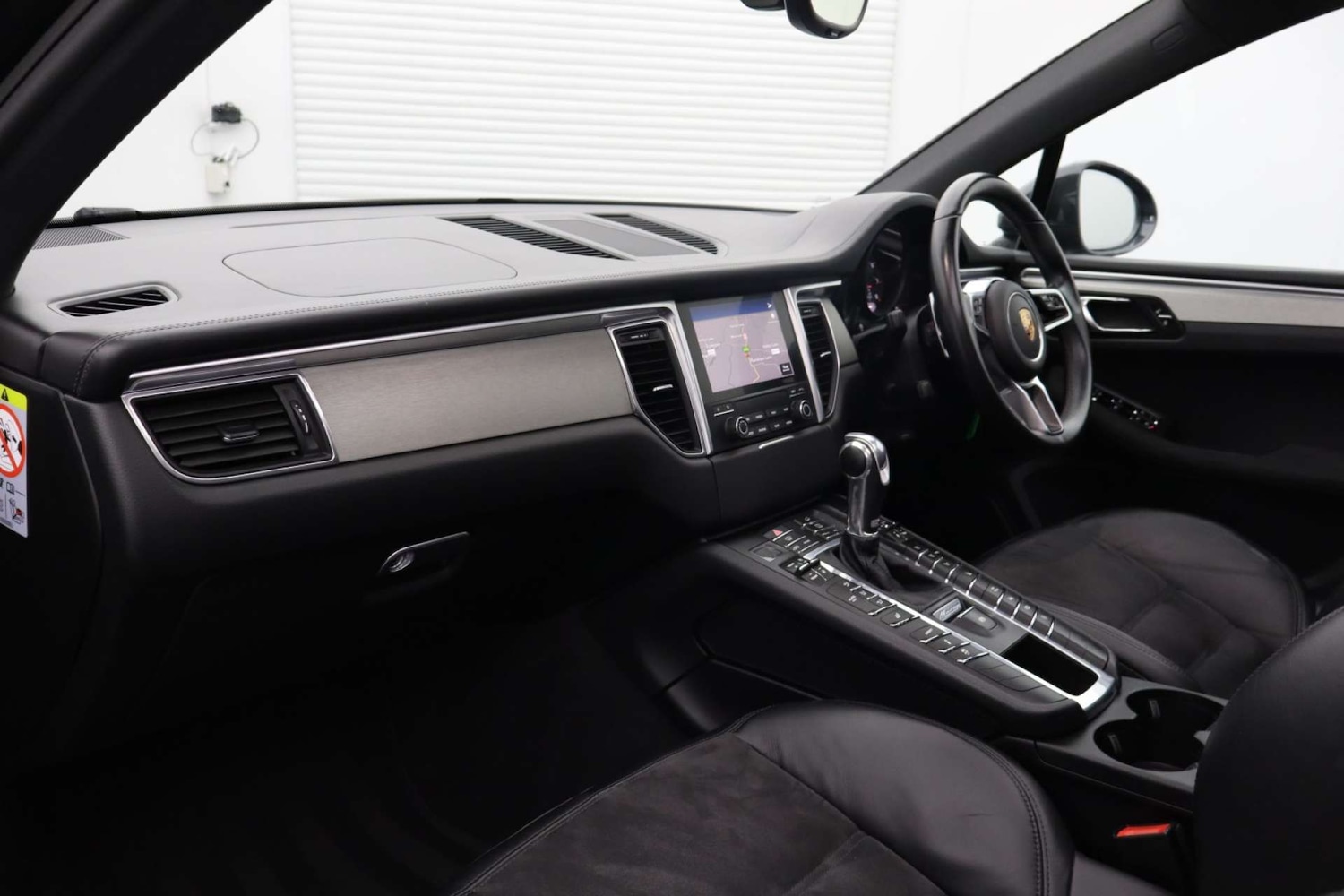 Used Porsche Macan 2017 for sale - 76602067: Photo 32