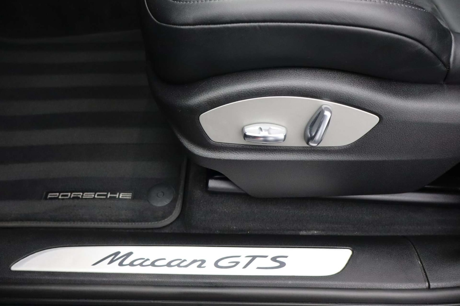 Used Porsche Macan 2017 for sale - 76602067: Photo 36