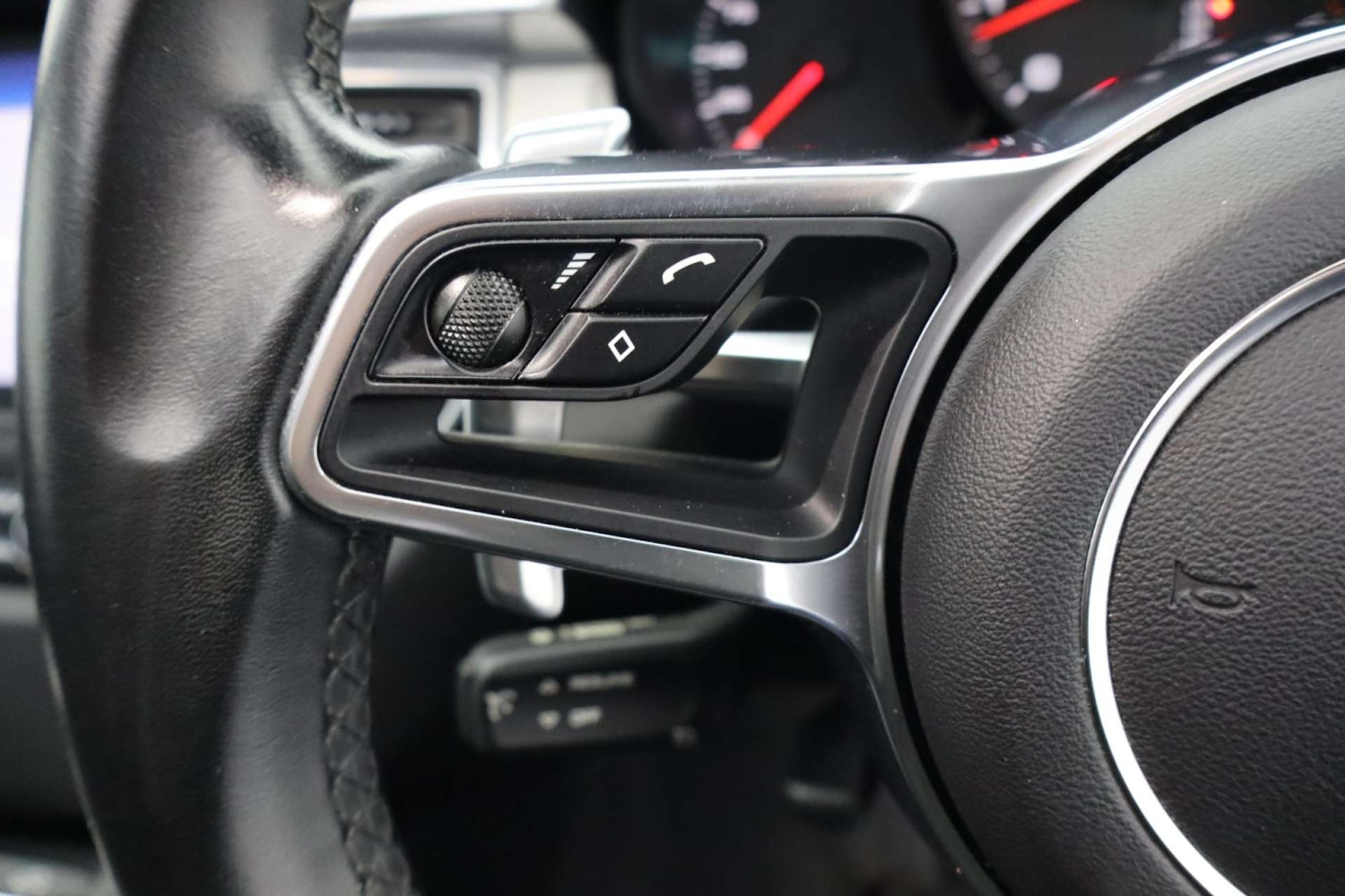 Used Porsche Macan 2017 for sale - 76602067: Photo 40