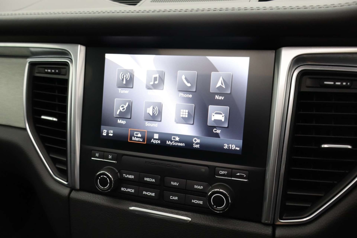 Used Porsche Macan 2017 for sale - 76602067: Photo 49