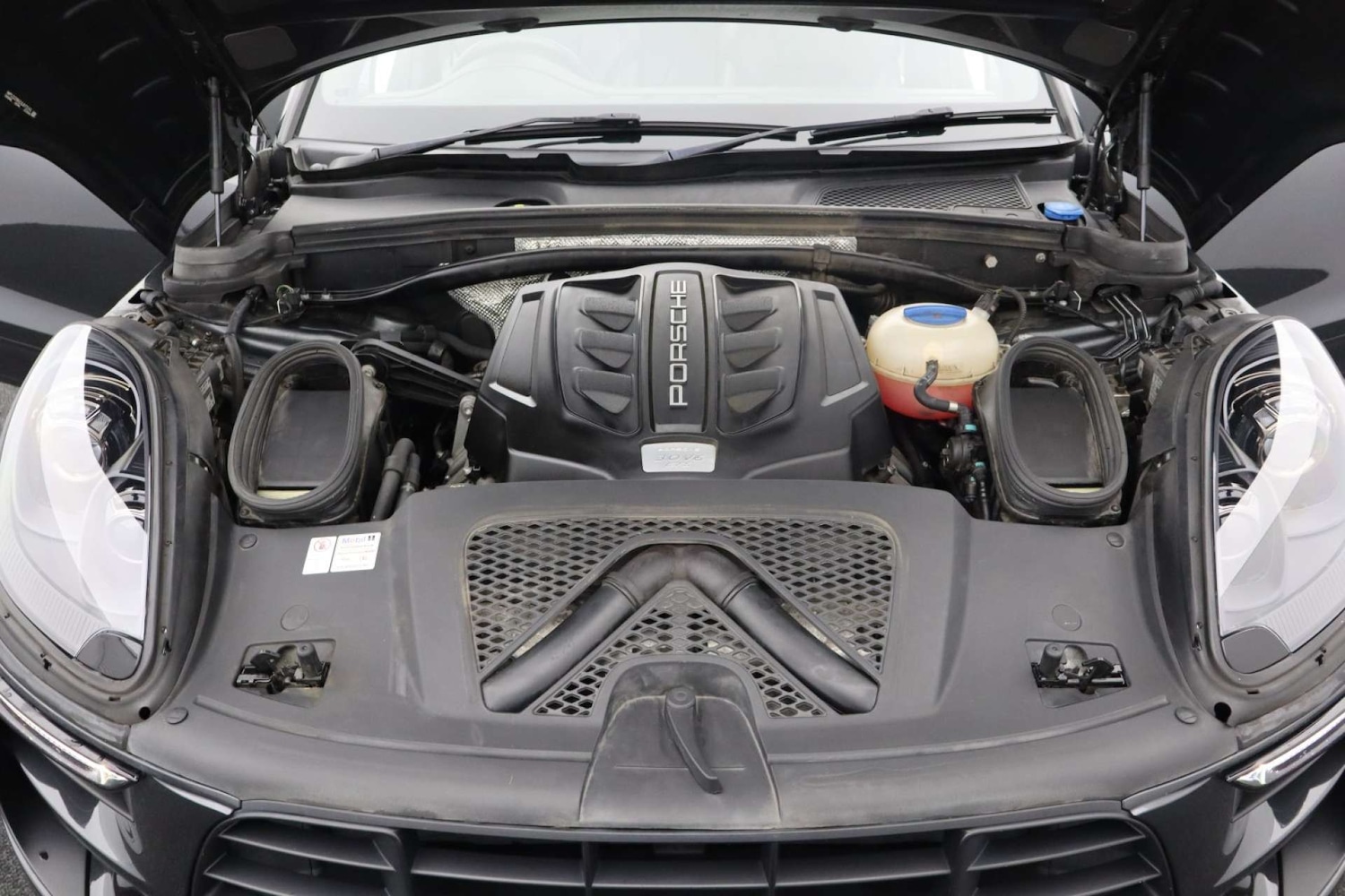 Used Porsche Macan 2017 for sale - 76602067: Photo 61