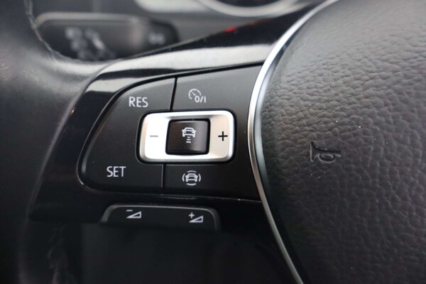 Used Volkswagen Golf 2019 for sale - 76182587: Photo 24