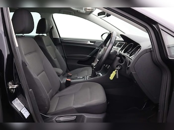 Used Volkswagen Golf 2019 for sale - 76182587: Photo 2