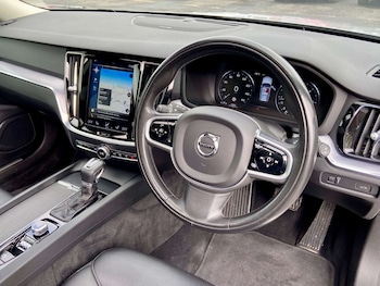 Used Volvo V60 2019 for sale - 78770628: Photo