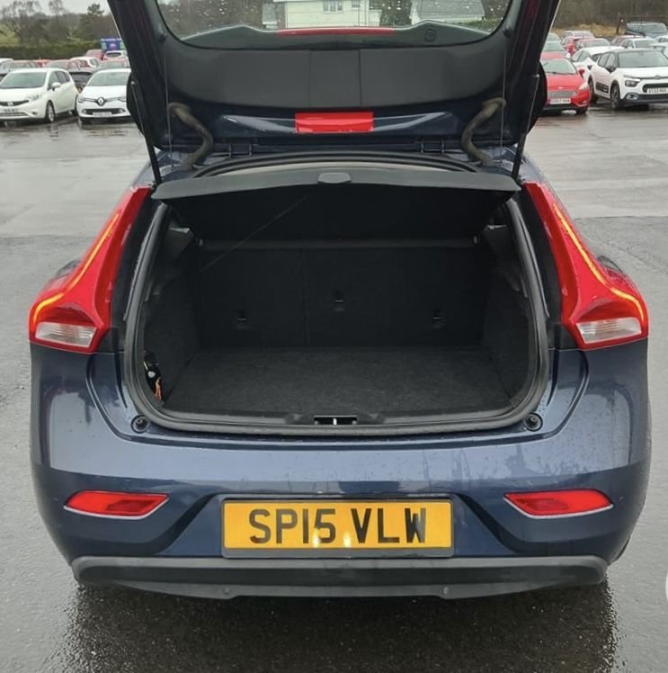 Used Volvo V40 2015 for sale - 77547579: Photo 10