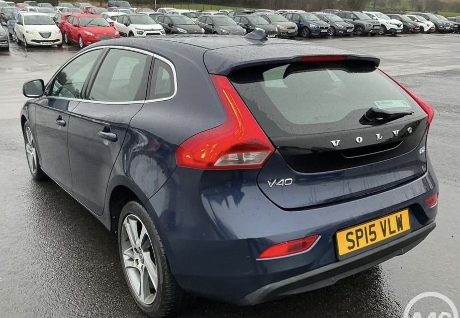 Used Volvo V40 2015 for sale - 77547579: Photo 2