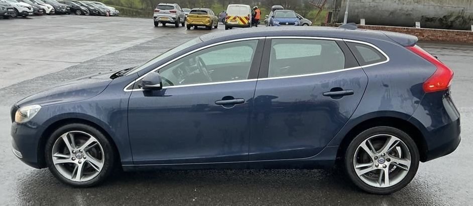 Used Volvo V40 2015 for sale - 77547579: Photo 5