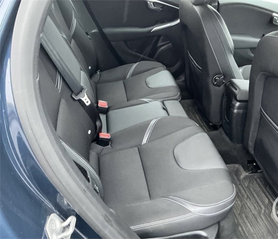 Used Volvo V40 2015 for sale - 77547579: Photo 9