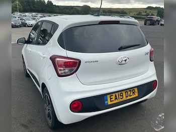 Used Hyundai i10 2019 for sale - 79370701: Photo