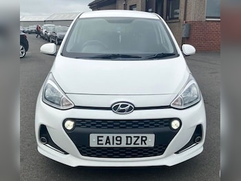 Used Hyundai i10 2019 for sale - 79370701: Photo