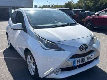 2016 (16) - 1.0 VVT-i x-pure Hatchback 5dr Petrol Manual Euro 6 (68 ps)