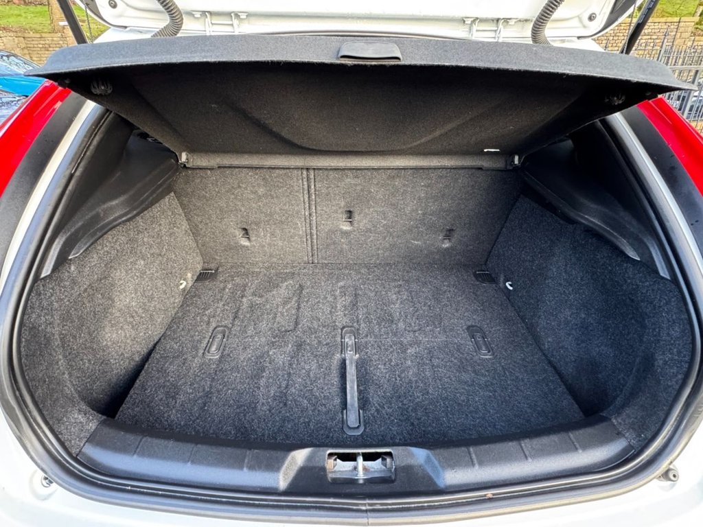 Used Volvo V40 2018 for sale - 77009570: Photo 39