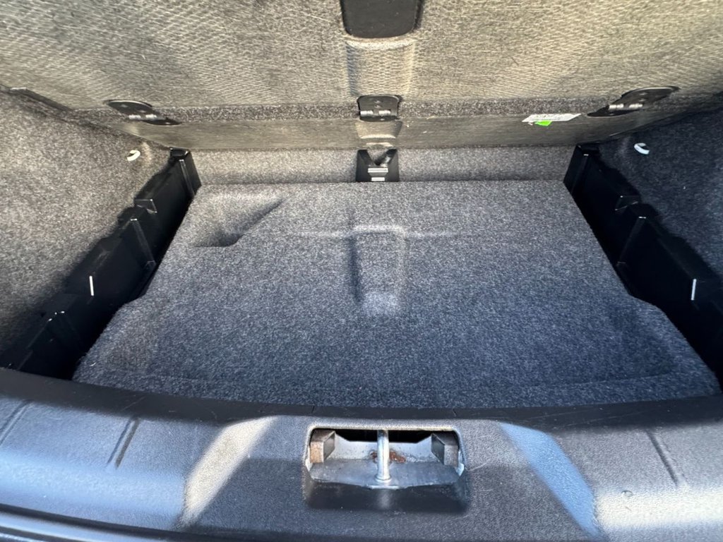 Used Volvo V40 2018 for sale - 77009570: Photo 40