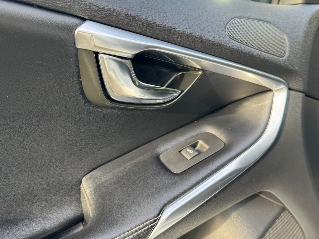 Used Volvo V40 2018 for sale - 77009570: Photo 44