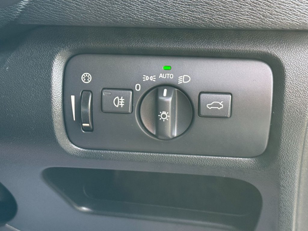 Used Volvo V40 2018 for sale - 77009570: Photo 48