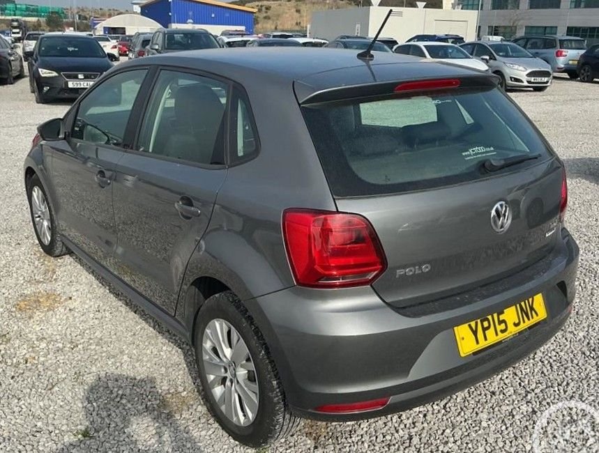 Used Volkswagen Polo 2015 for sale - 77879507: Photo 2