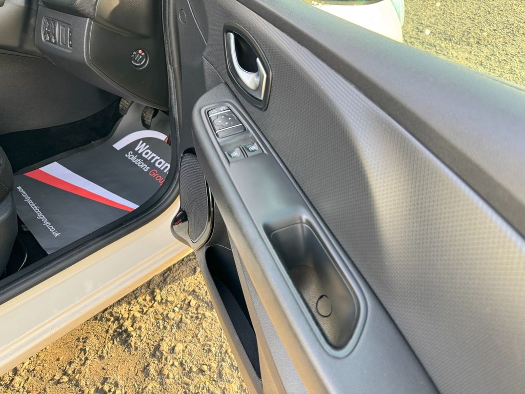 Used Renault Clio 2017 for sale - 77042508: Photo 41