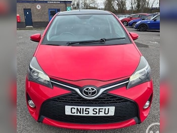 Used Toyota Yaris 2015 for sale - 77704002: Photo