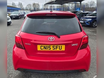 Used Toyota Yaris 2015 for sale - 77704002: Photo
