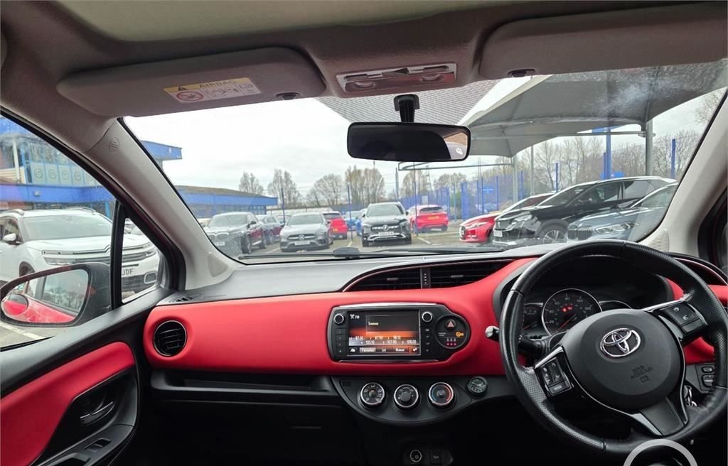 Used Toyota Yaris 2015 for sale - 77704002: Photo 5