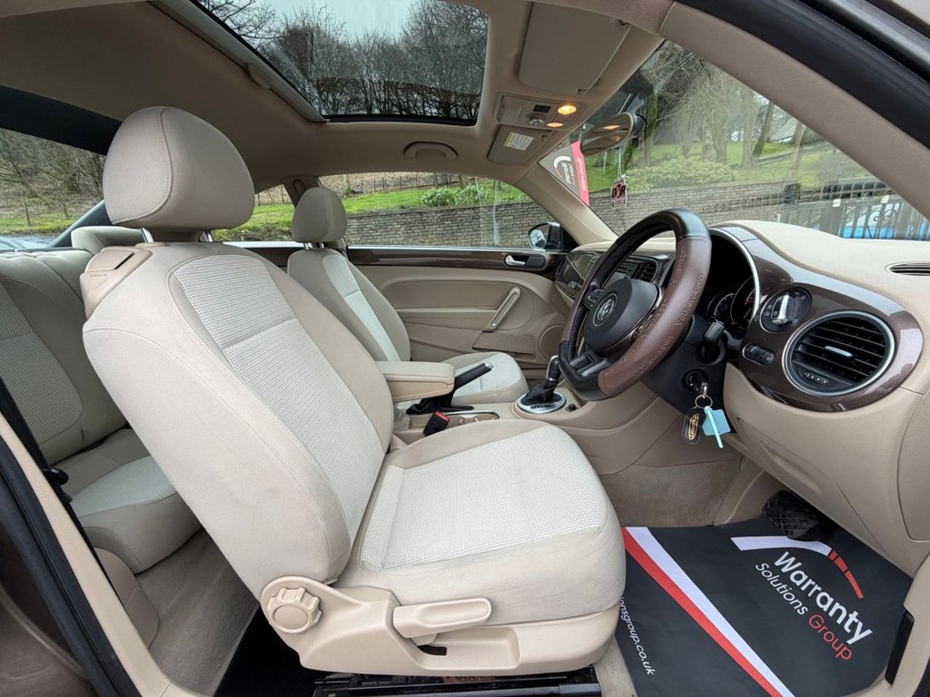 Used Volkswagen Beetle 2014 for sale - 77680459: Photo 11