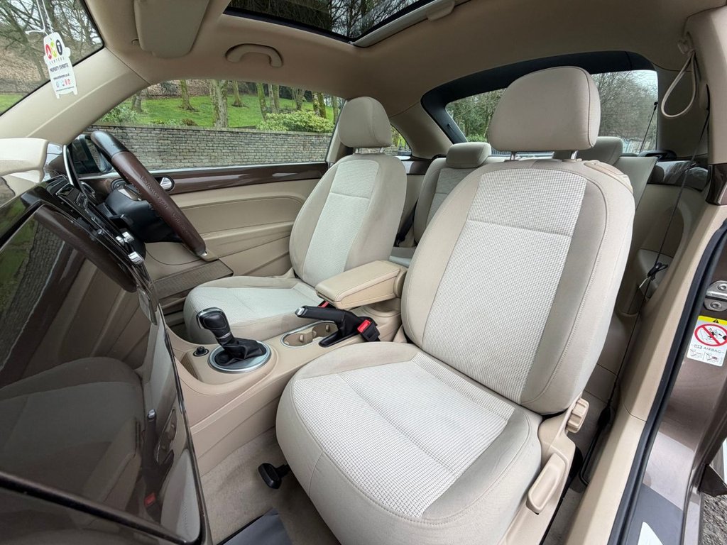 Used Volkswagen Beetle 2014 for sale - 77680459: Photo 17