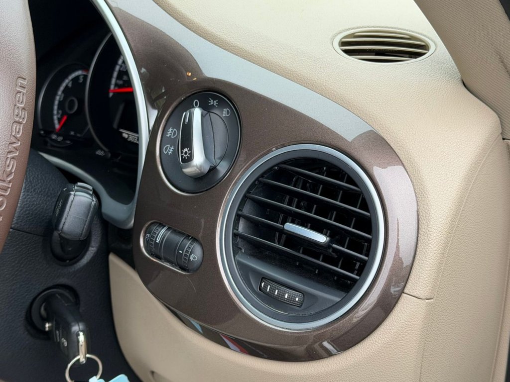 Used Volkswagen Beetle 2014 for sale - 77680459: Photo 31