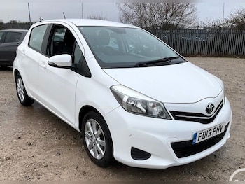 Used Toyota Yaris 2013 for sale - 77427914: Photo