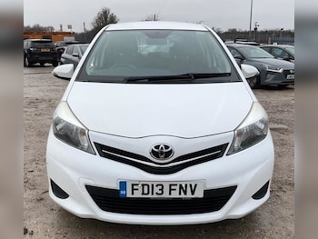 Used Toyota Yaris 2013 for sale - 77427914: Photo