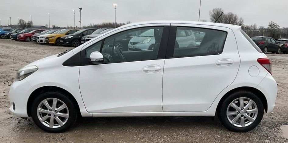 Used Toyota Yaris 2013 for sale - 77427914: Photo 3