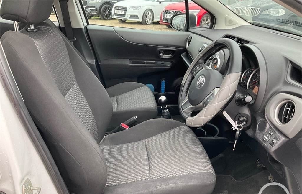 Used Toyota Yaris 2013 for sale - 77427914: Photo 7