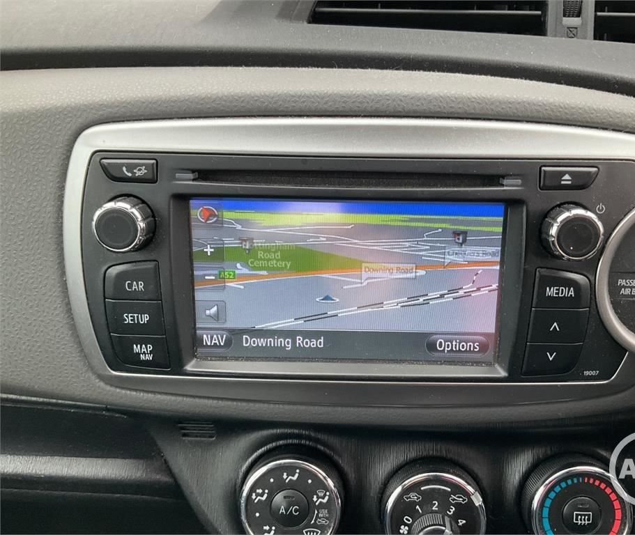 Used Toyota Yaris 2013 for sale - 77427914: Photo 9