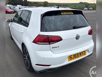 Used Volkswagen Golf 2019 for sale - 78534000: Photo