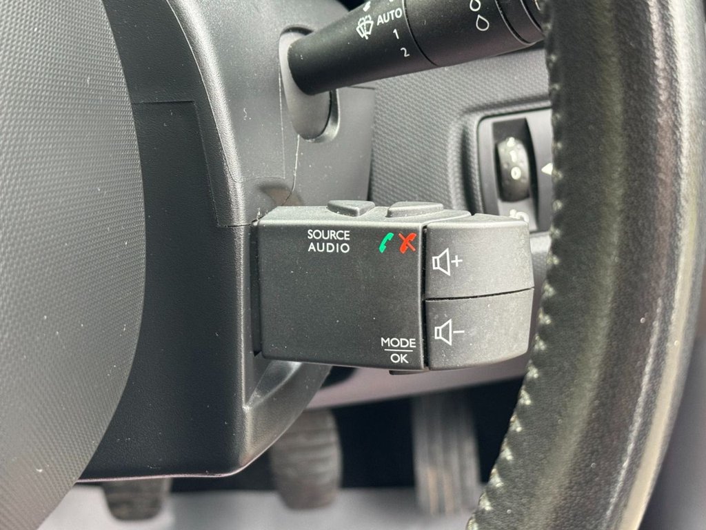 Used Renault Clio 2015 for sale - 77042534: Photo 40