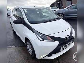 2015 (65) - 1.0 VVT-i X 5dr