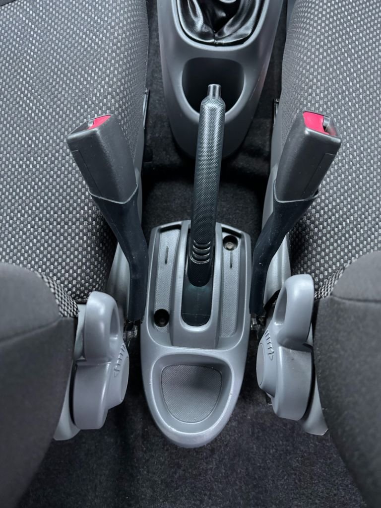 Used Toyota AYGO 2011 for sale - 77009580: Photo 39