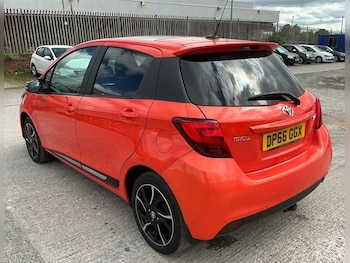 Used Toyota Yaris 2016 for sale - 78514521: Photo
