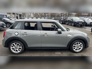 Used MINI Hatch 2018 for sale - 77539628: Photo