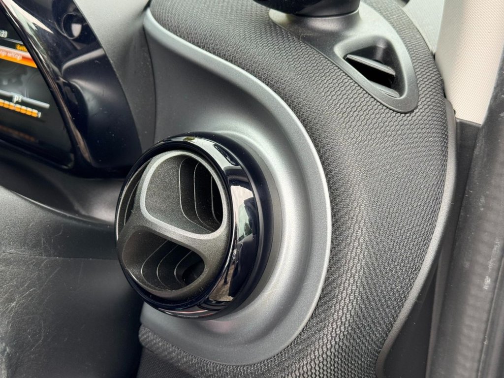 Used smart fortwo 2017 for sale - 77009561: Photo 37