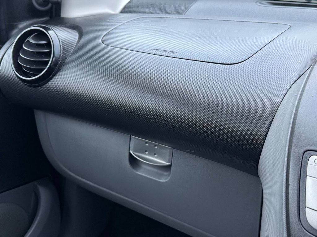 Used Toyota AYGO 2011 for sale - 77042526: Photo 41