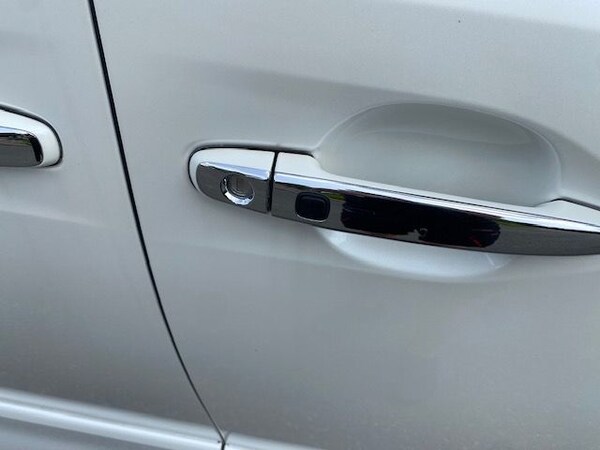 Used Toyota Vellfire 2011 for sale - 73725638: Photo 11