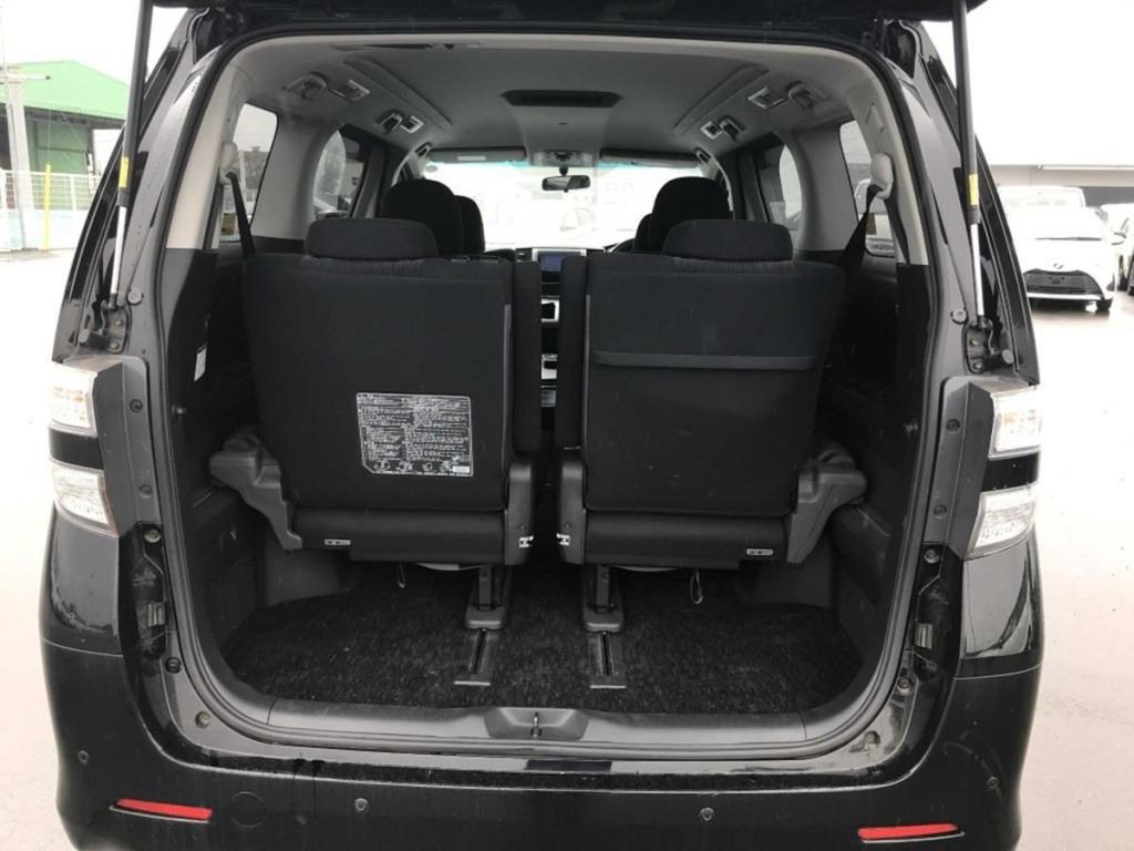 Used Toyota Vellfire 2013 for sale - 76662916: Photo 4