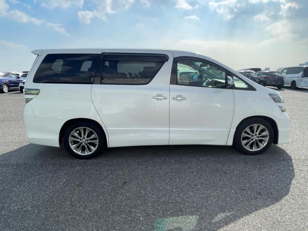 Used Toyota Vellfire 2010 for sale - 76664986: Photo 4
