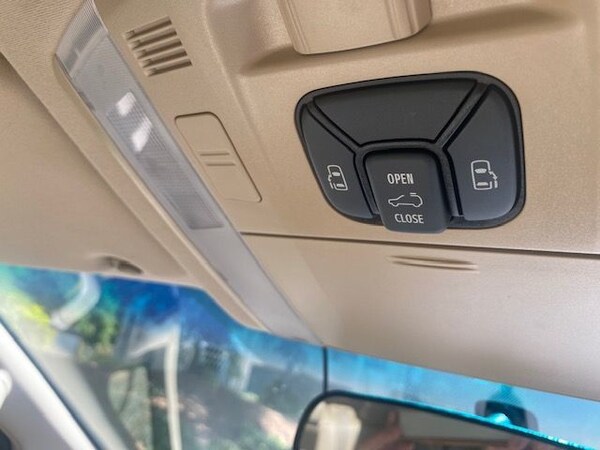 Used Toyota Alphard 2011 for sale - 75287378: Photo 22