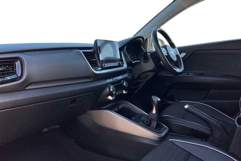 Used Kia Stonic 2022 for sale - 76540224: Photo 2