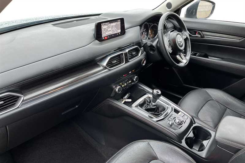 Used Mazda CX-5 2018 for sale - 76564021: Photo 2