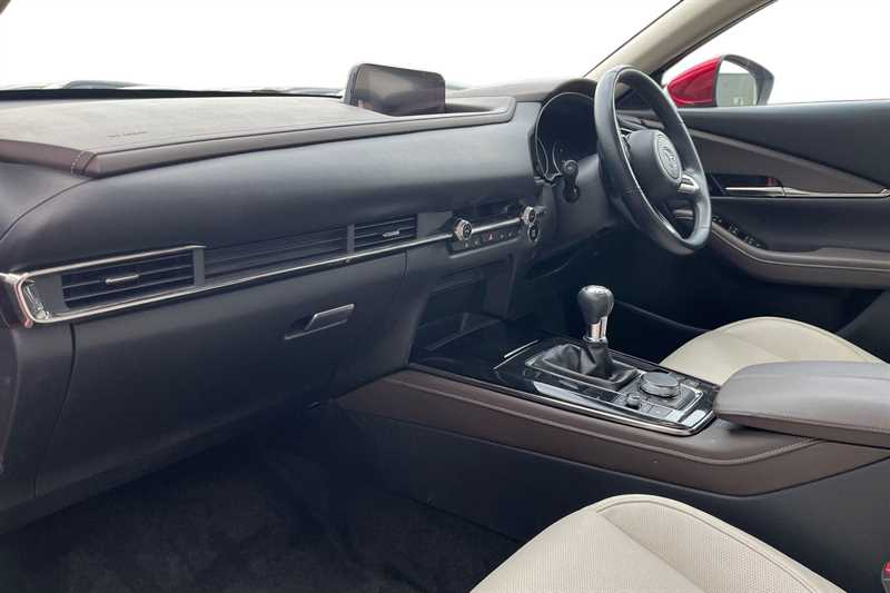 Used Mazda CX-30 2022 for sale - 76400902: Photo 2